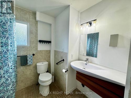 575 Sundial Drive, Orillia, ON - Indoor Photo Showing Bathroom