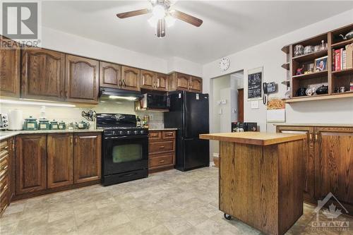 254 Northcote Drive, Carleton Place, ON - Indoor Photo Showing Kitchen