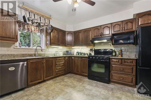 254 Northcote Drive, Carleton Place, ON - Indoor Photo Showing Kitchen