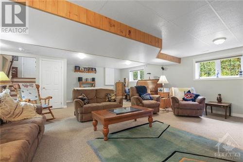 254 Northcote Drive, Carleton Place, ON - Indoor Photo Showing Living Room