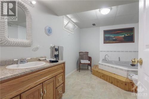 254 Northcote Drive, Carleton Place, ON - Indoor Photo Showing Bathroom