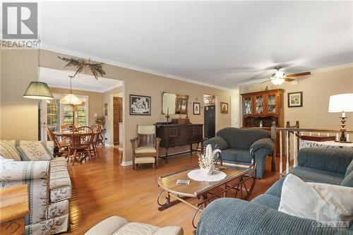 254 Northcote Drive, Carleton Place, ON - Indoor Photo Showing Living Room