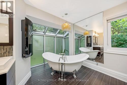 177 Breezy Pines Drive, Mississauga, ON - Indoor Photo Showing Bathroom