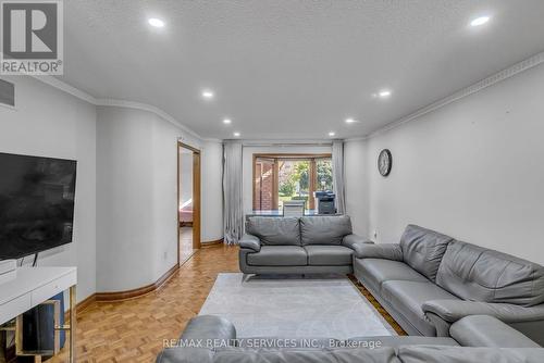 4226 Sugarbush Road, Mississauga, ON - Indoor Photo Showing Living Room