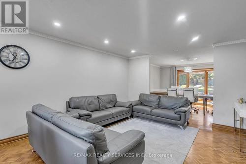 4226 Sugarbush Road, Mississauga, ON - Indoor Photo Showing Living Room