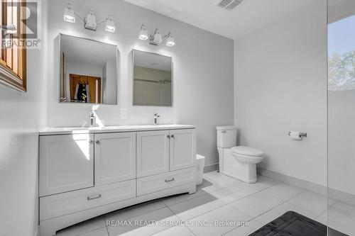 4226 Sugarbush Road, Mississauga, ON - Indoor Photo Showing Bathroom