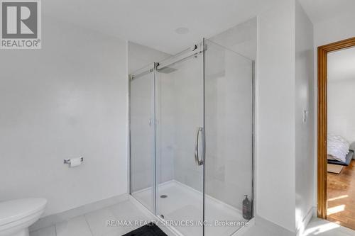 4226 Sugarbush Road, Mississauga, ON - Indoor Photo Showing Bathroom