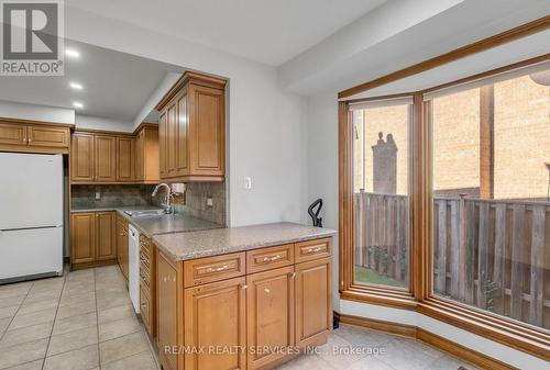 4266 Sugarbush Road, Mississauga, ON - Indoor Photo Showing Kitchen With Double Sink