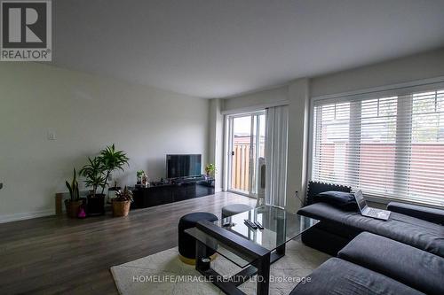 124 Baffins Crescent, Brampton, ON - Indoor Photo Showing Living Room