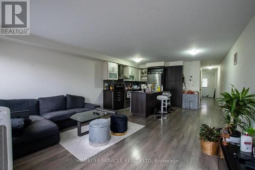 124 Baffins Crescent, Brampton, ON - Indoor Photo Showing Living Room