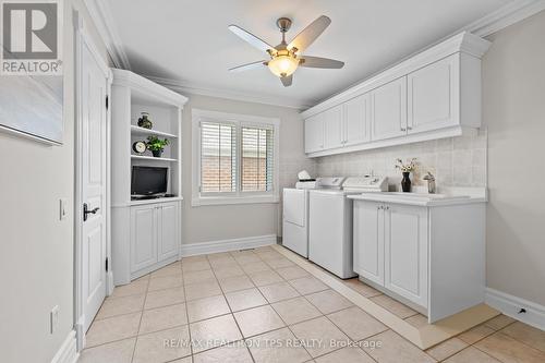 9 Winterport Court, Richmond Hill, ON - Indoor Photo Showing Laundry Room