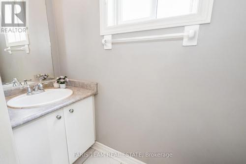 67 Kenwell Crescent, Barrie, ON - Indoor Photo Showing Bathroom