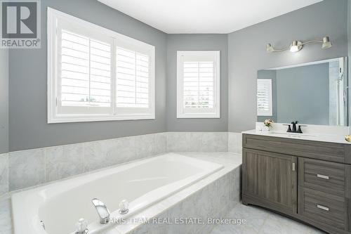 67 Kenwell Crescent, Barrie, ON - Indoor Photo Showing Bathroom