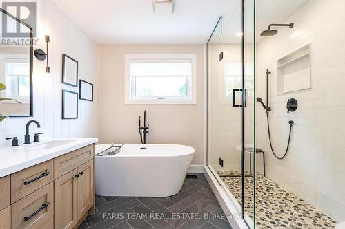 993 Whitney Crescent, Midland, ON - Indoor Photo Showing Bathroom