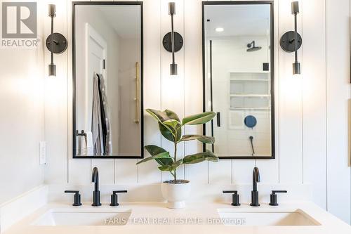 993 Whitney Crescent, Midland, ON - Indoor Photo Showing Bathroom