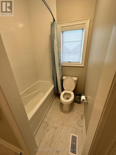 (Upper) - 15 Twilley Road, Brampton, ON - Indoor Photo Showing Bathroom