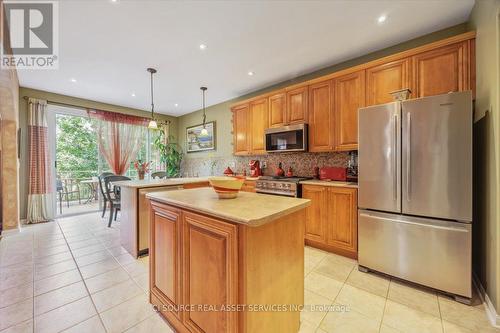 40 Maldives Crescent, Brampton, ON - Indoor Photo Showing Kitchen