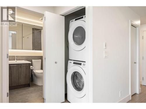 885 University  Drive Unit# 202, Kamloops, BC - Indoor Photo Showing Laundry Room