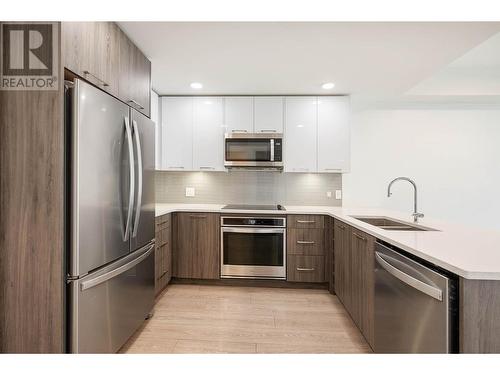 885 University  Drive Unit# 202, Kamloops, BC - Indoor Photo Showing Kitchen With Stainless Steel Kitchen With Double Sink With Upgraded Kitchen