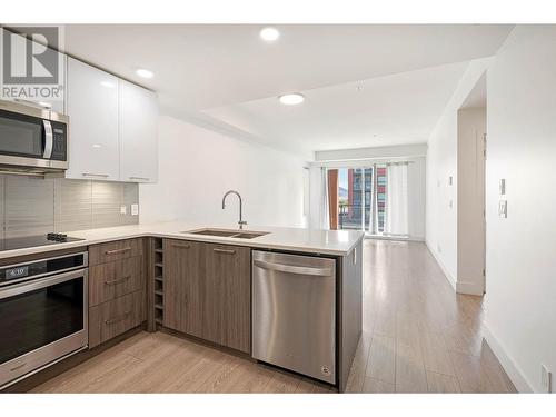 885 University  Drive Unit# 202, Kamloops, BC - Indoor Photo Showing Kitchen With Stainless Steel Kitchen With Double Sink With Upgraded Kitchen