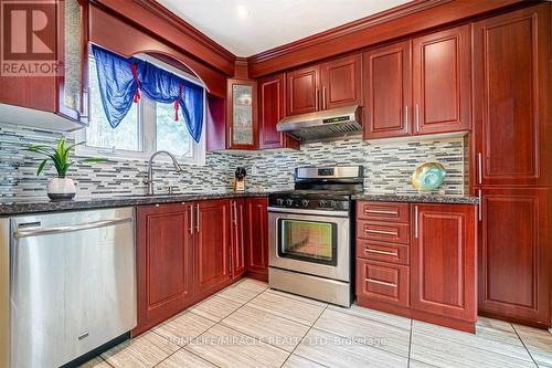 59 Brentwood Drive, Brampton, ON - Indoor Photo Showing Kitchen