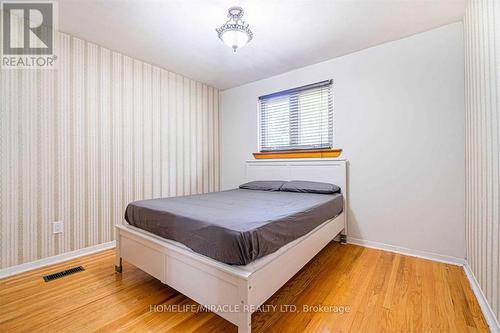 59 Brentwood Drive, Brampton, ON - Indoor Photo Showing Bedroom