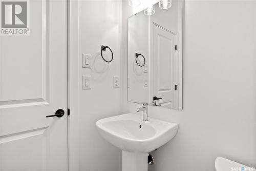 75 651 Dubois Crescent, Saskatoon, SK - Indoor Photo Showing Bathroom