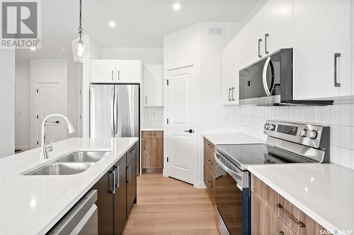 75 651 Dubois Crescent, Saskatoon, SK - Indoor Photo Showing Kitchen With Double Sink With Upgraded Kitchen