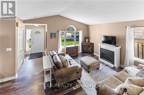 55 Thorold Avenue, Thorold, ON - Indoor Photo Showing Living Room With Fireplace