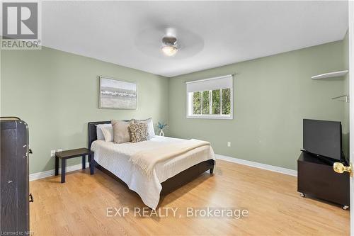 55 Thorold Avenue, Thorold, ON - Indoor Photo Showing Bedroom