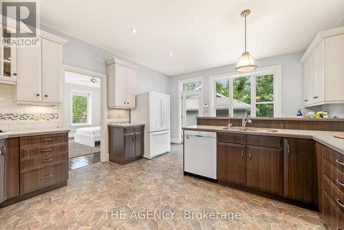 1460 County Rd 3, Prince Edward County, ON - Indoor Photo Showing Kitchen