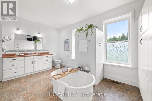 1460 County Rd 3, Prince Edward County, ON - Indoor Photo Showing Bathroom