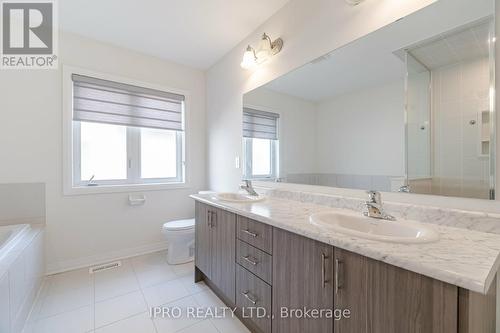 13 Rustic Oak Trail, North Dumfries, ON - Indoor Photo Showing Bathroom