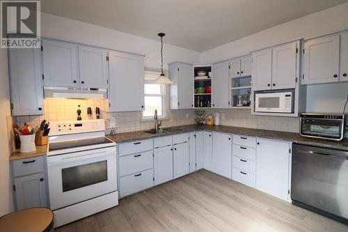 7357 9Th Street, Grand Forks, BC - Indoor Photo Showing Kitchen