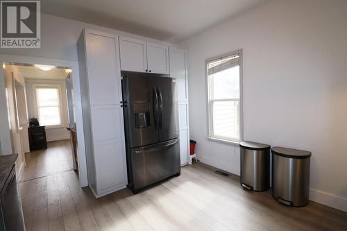 7357 9Th Street, Grand Forks, BC - Indoor Photo Showing Kitchen