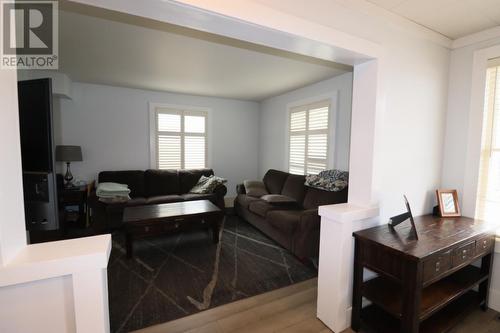 7357 9Th Street, Grand Forks, BC - Indoor Photo Showing Living Room