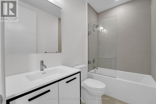 80 Windward Drive, Grimsby, ON - Indoor Photo Showing Bathroom