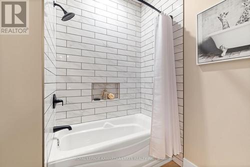 10 King Street, Kawartha Lakes, ON - Indoor Photo Showing Bathroom