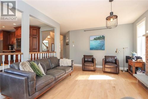 464 Kaireen Street, Sudbury, ON - Indoor Photo Showing Living Room