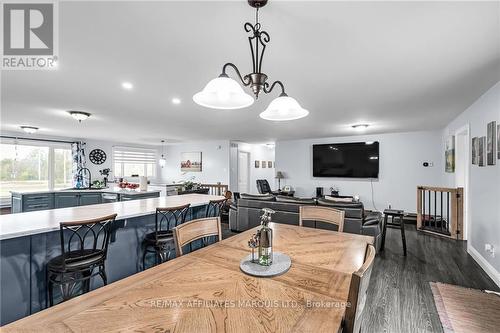 5269 Macleod Road, South Stormont, ON - Indoor Photo Showing Dining Room