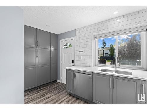 182 Tudor Ln Nw Nw, Edmonton, AB - Indoor Photo Showing Kitchen