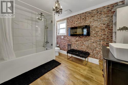 434 Bloomfield Main Street, Prince Edward County (Bloomfield), ON - Indoor Photo Showing Bathroom