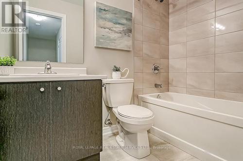 24 Foothills Lane, Hamilton, ON - Indoor Photo Showing Bathroom