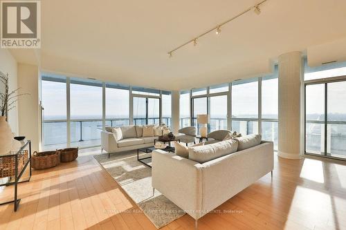 2201 - 1 Hurontario Street, Mississauga, ON - Indoor Photo Showing Living Room