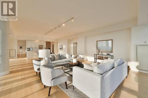 2201 - 1 Hurontario Street, Mississauga, ON - Indoor Photo Showing Living Room