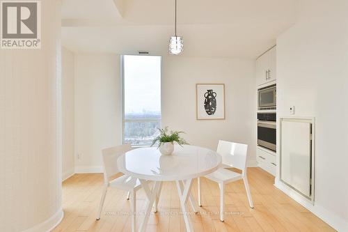 2201 - 1 Hurontario Street, Mississauga, ON - Indoor Photo Showing Dining Room