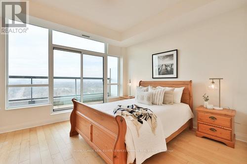 2201 - 1 Hurontario Street, Mississauga, ON - Indoor Photo Showing Bedroom