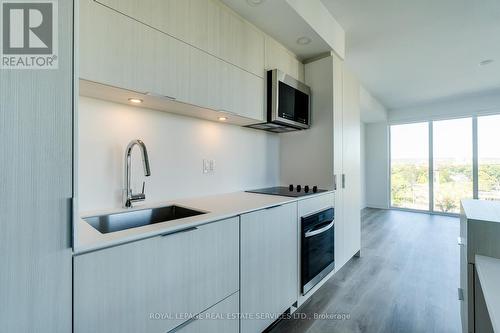 911 - 370 Martha Street, Burlington, ON - Indoor Photo Showing Kitchen