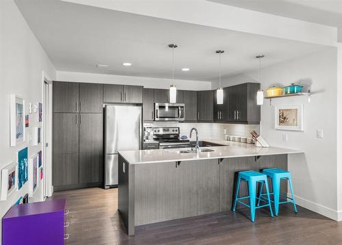 3 880 Rathgar Avenue, Winnipeg, MB - Indoor Photo Showing Kitchen With Upgraded Kitchen