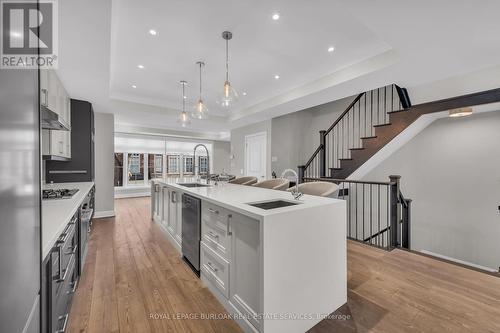 4 - 509 Elizabeth Street, Burlington, ON - Indoor Photo Showing Kitchen With Upgraded Kitchen